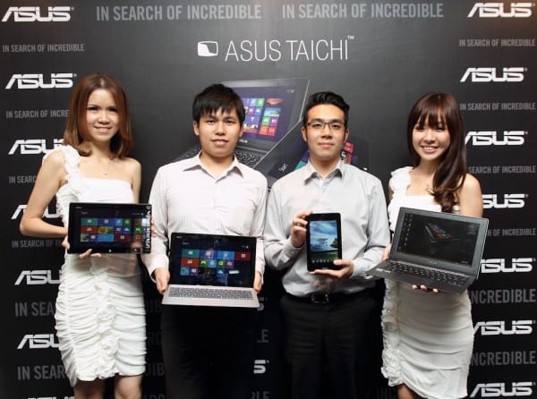 Asus Taichi event group photo