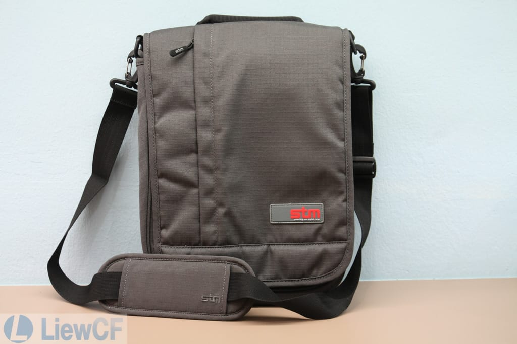 Review & Giveaway: STM Small Alley 13″ Laptop Shoulder Bag